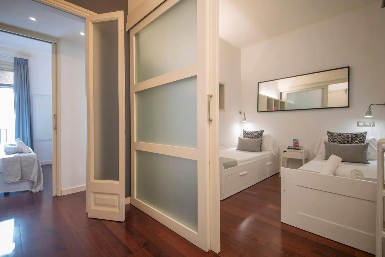 Daire Apartamento De 3 Habitaciones En Sant Antoni Barselona