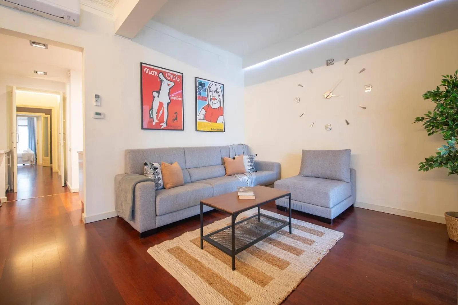 Apartamento De 3 Habitaciones En Sant Antoni Barcelona Apartament